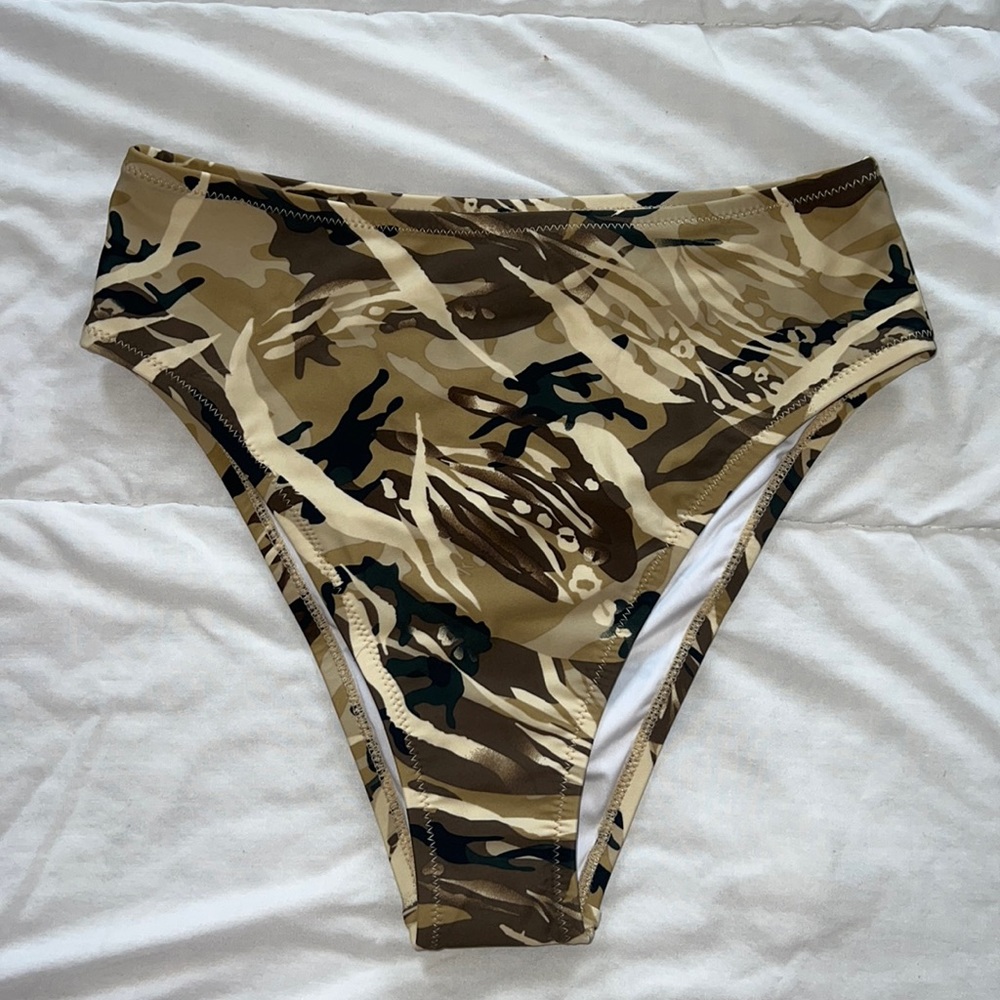 NWT Relleciga Brown Camo High Waisted Bikini Bottom - M